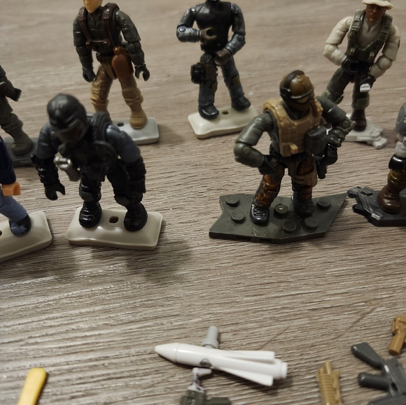 Mega Construx Call of Duty Action Figures Lot of 11 - Picture 4 of 4